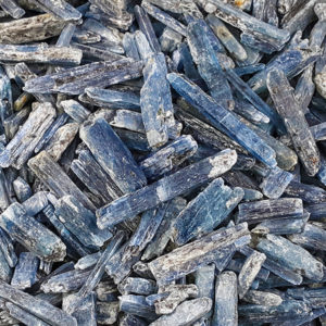 kyanite,blue,blade